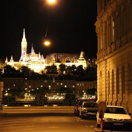 Parliment Luxury Apartment Budapest Luaran gambar