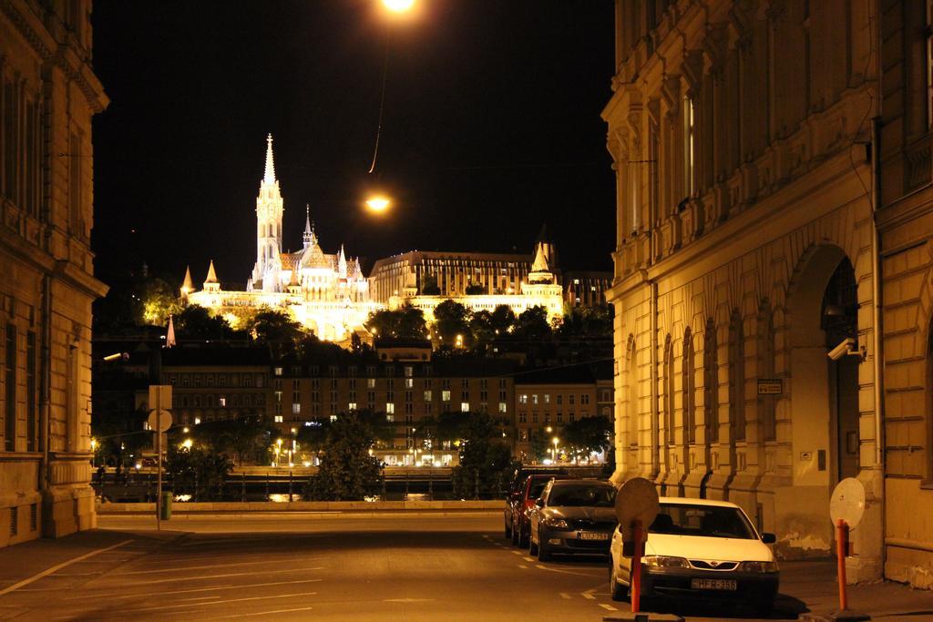 Parliment Luxury Apartment Budapest Luaran gambar